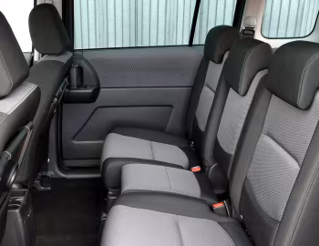 Interior Mazda5 [UK-spec] (CR) '2005–08