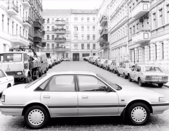 Mazda 626 Sedan (GD) '1987–92