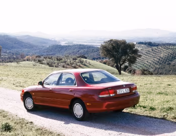 Mazda 626 Sedan (GE) '1992–97