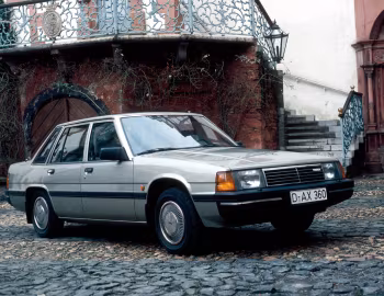 Mazda 929 Saloon '1982–84