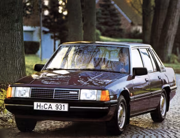 Mazda 929 Saloon '1982–84