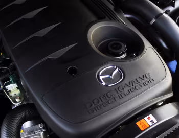 Bajo el capó Mazda BT-50 Edge Double Cab [South Africa] (J97M) '2010