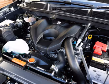Bajo el capó Mazda BT-50 GT Cab Chassis [Australia] '2024–25