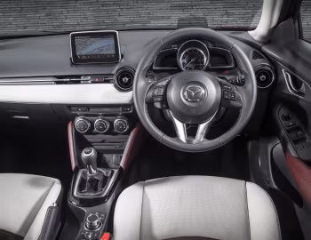 Panel frontal Mazda CX-3 [UK-spec] '2015–18