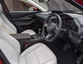 Interior Mazda CX-30 Skyactiv-X [UK-spec] '2019–pr.