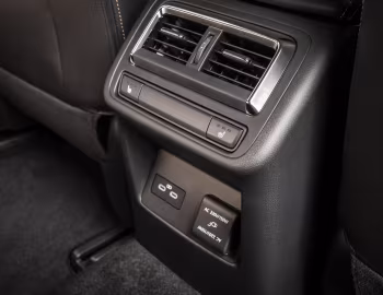 Interior Mazda CX-60 e-Skyactiv D AWD Homura [UK-spec] '2023–pr.