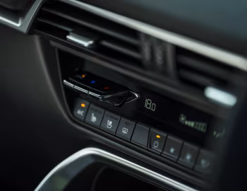 Interior Mazda CX-60 e-Skyactiv D Exclusive-Line [UK-spec] '2023–pr.