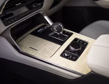 Interior Mazda CX-60 e-Skyactiv PHEV AWD Takumi [UK-spec] '2022–pr.