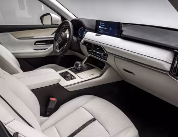 Interior Mazda CX-60 e-Skyactiv PHEV AWD Takumi [EU-spec] '04.2022–pr.