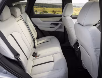 Interior Mazda CX-60 e-Skyactiv PHEV AWD Takumi [UK-spec] '2022–pr.