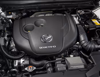 Bajo el capó Mazda CX-8 [Australia] '2023