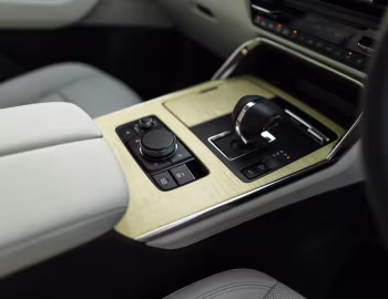 Interior Mazda CX-80 e-Skyactiv D AWD Takumi [UK-spec] '2024–pr.