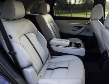Interior Mazda CX-80 e-Skyactiv D AWD Takumi [UK-spec] '2024–pr.