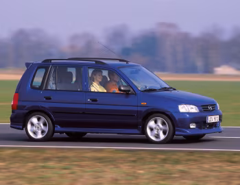 Mazda Demio 1.5 Exclusive [EU-spec] (DW5W) '2001–03