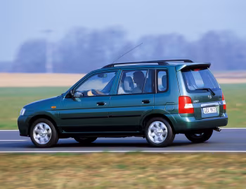 Mazda Demio Exclusive [EU-spec] (DW3W/DW5W) '2000–03