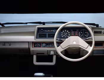 Panel frontal Mazda Familia Hatchback '06.1980–85