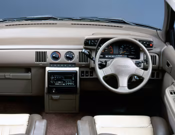 Front Panel Mazda MPV [Japan] (E-LVEW) '01.1990–10.1991