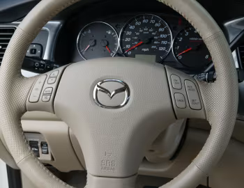 Interior 2004–06 Mazda MPV [North America] '2003–06