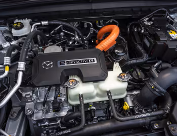 Bajo el capó Mazda MX-30 e-Skyactiv R-EV Exclusive-Line [UK-spec] '2023–pr.