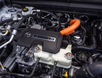 Bajo el capó Mazda MX-30 e-Skyactiv R-EV Makoto [UK-spec] '2023–pr.