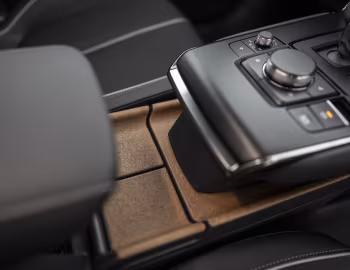 Interior Mazda MX-30 e-Skyactiv R-EV Makoto [UK-spec] '2023–pr.