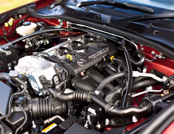 Bajo el capó Mazda MX-5 [UK-spec] (ND) '2015–pr.