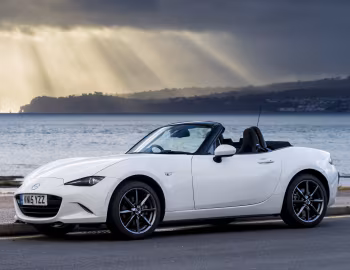 Mazda MX-5 [UK-spec] (ND) '2015–pr.