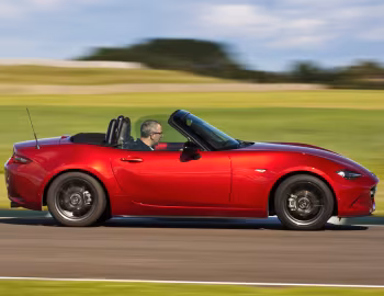Mazda MX-5 [UK-spec] (ND) '2015–pr.