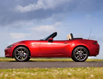 Mazda MX-5 [UK-spec] (ND) '2015–pr.