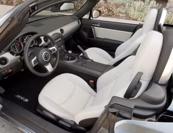 Interior 2010–12 Mazda MX-5 Miata PRHT [North America] (NC2) '2009–12