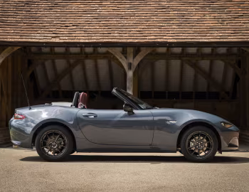 Mazda MX-5 "R-Sport" [UK-spec] (ND) '2020