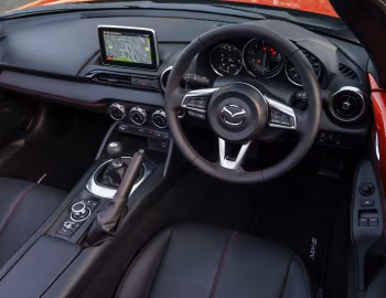 Panel frontal Mazda MX-5 RF [UK-spec] (ND) '2017–pr.