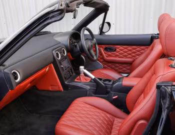Interior Rocketeer MXV6 [UK-spec] (NA) '2017–pr.