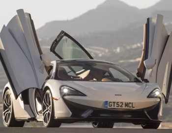 2017–21 McLaren 570GT [North America] '2016–21