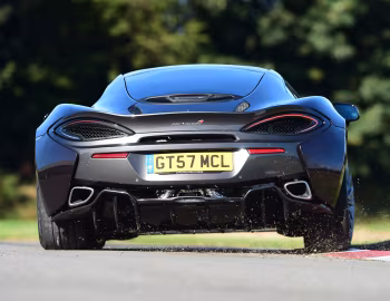 McLaren 570GT [UK-spec] '2016–21
