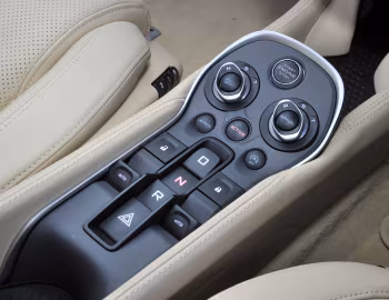Interior McLaren 570GT [Japan] '2016–21