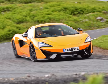 McLaren 570S Coupé [UK-spec] '2015–21