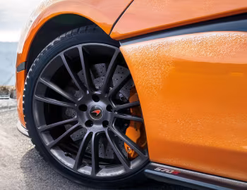 McLaren 570S Coupé [UK-spec] '2015–21