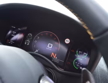 Painel McLaren 570S Coupé [UK-spec] '2015–21