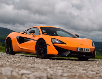 McLaren 570S Coupé [UK-spec] '2015–21