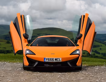 McLaren 570S Coupé [UK-spec] '2015–21