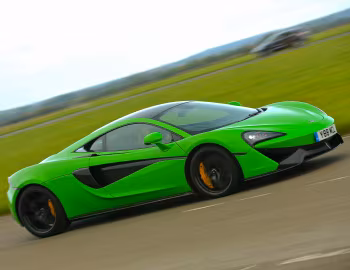 McLaren 570S Coupé [UK-spec] '2015–21