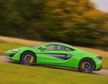McLaren 570S Coupé [UK-spec] '2015–21
