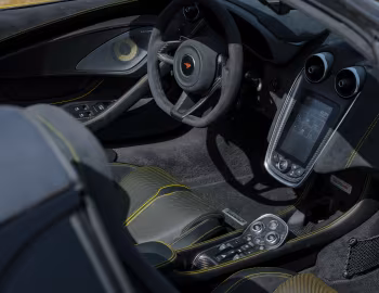 Interior 2018–21 McLaren 570S Spider [North America] '2017–21