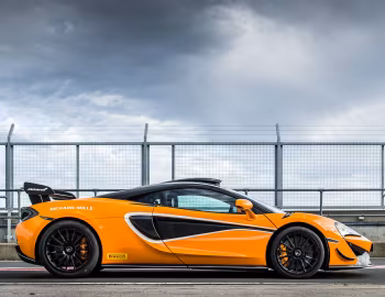 McLaren 620R [UK-spec] '2020–21