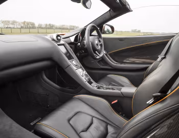 Interior McLaren 650S Spider [UK-spec] '2014–19