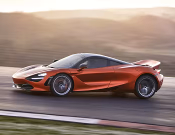 McLaren 720S Coupé [UK-spec] '2017–23