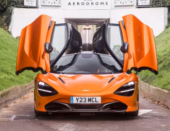 McLaren 720S Coupé [UK-spec] '2017–23