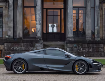 McLaren 720S Coupé [UK-spec] '2017–23