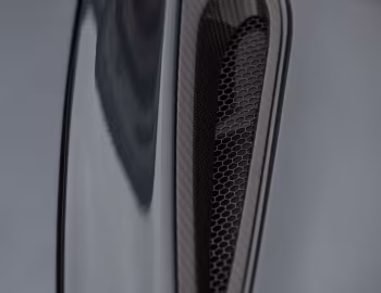 McLaren 720S Coupé [UK-spec] '2017–23